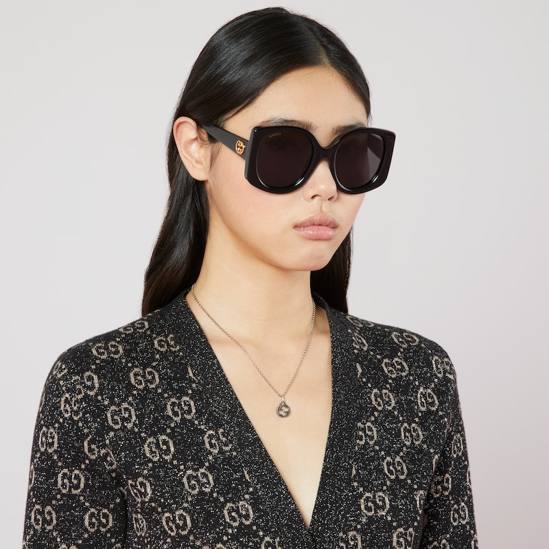 Gucci Interlocking Pendant Necklace | Thumbnail 3