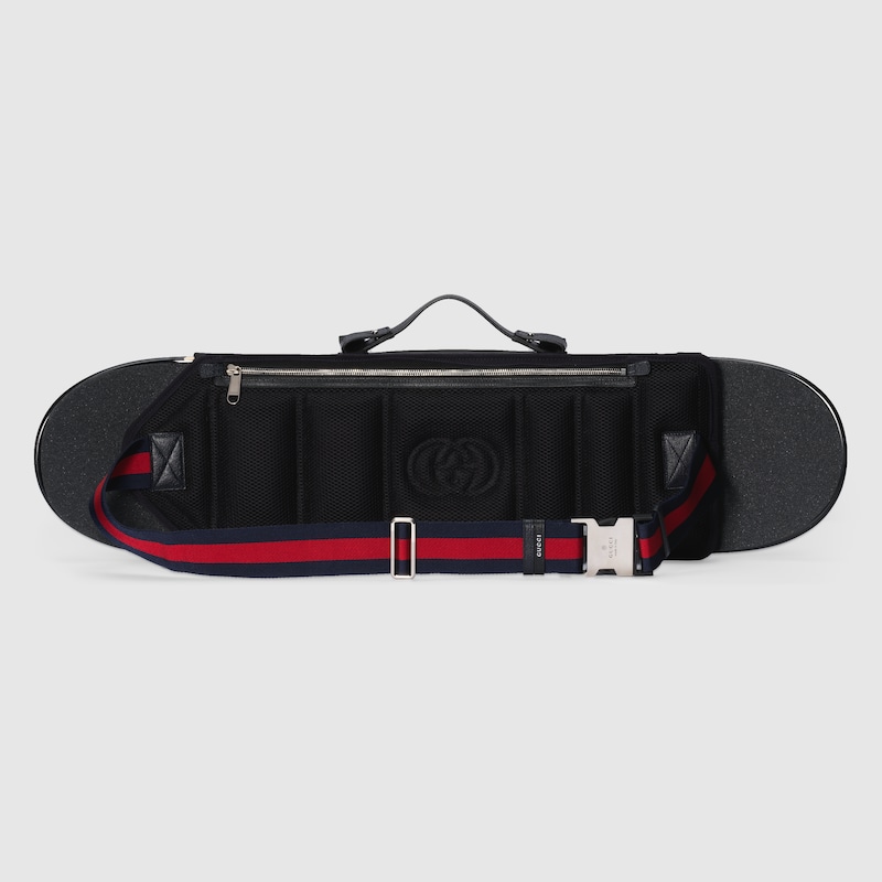 GG skateboard holder with Web
