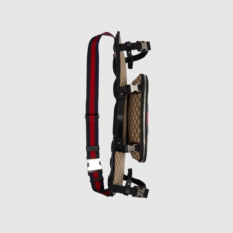 GG skateboard holder with Web