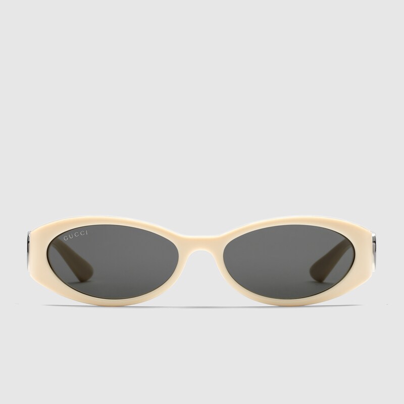Gucci Oval Frame Sunglasses In Undefined