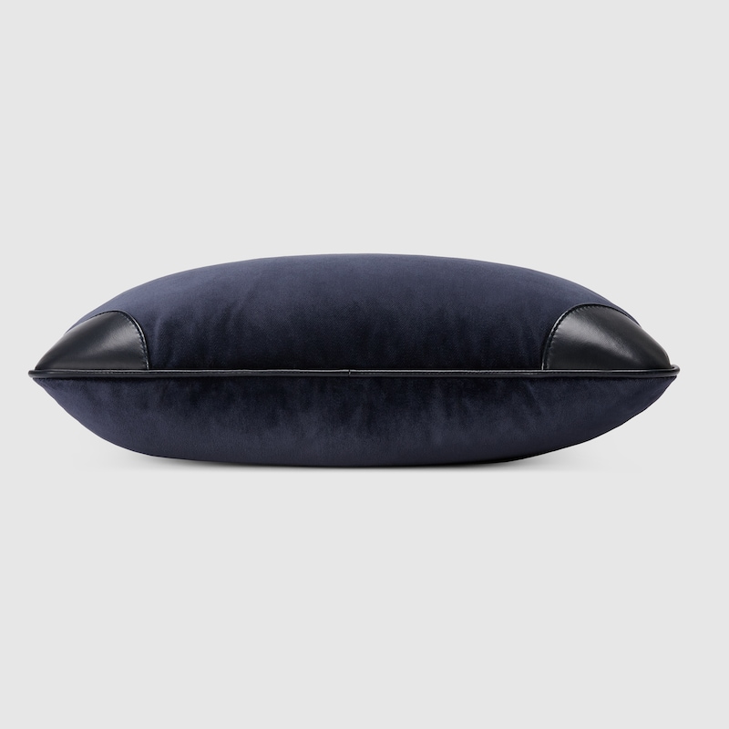 Velvet cushion with Horsebit