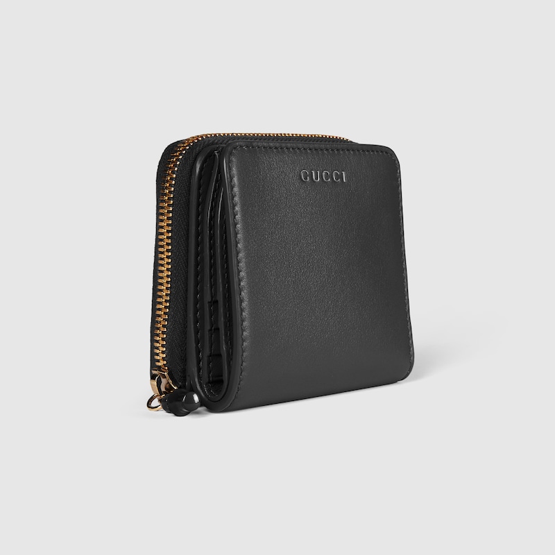 Small wallet with bamboo