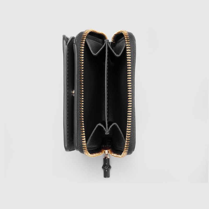 Small wallet with bamboo