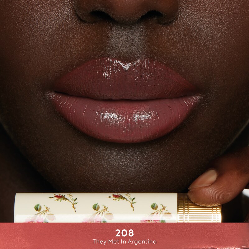 Gucci 208 They Met In Argentina, Rouge À Lèvres Voile Lipstick | Thumbnail 3 Gucci 208 They Met In Argentina, Rouge À Lèvres Voile Lipstick | Thumbnail 3