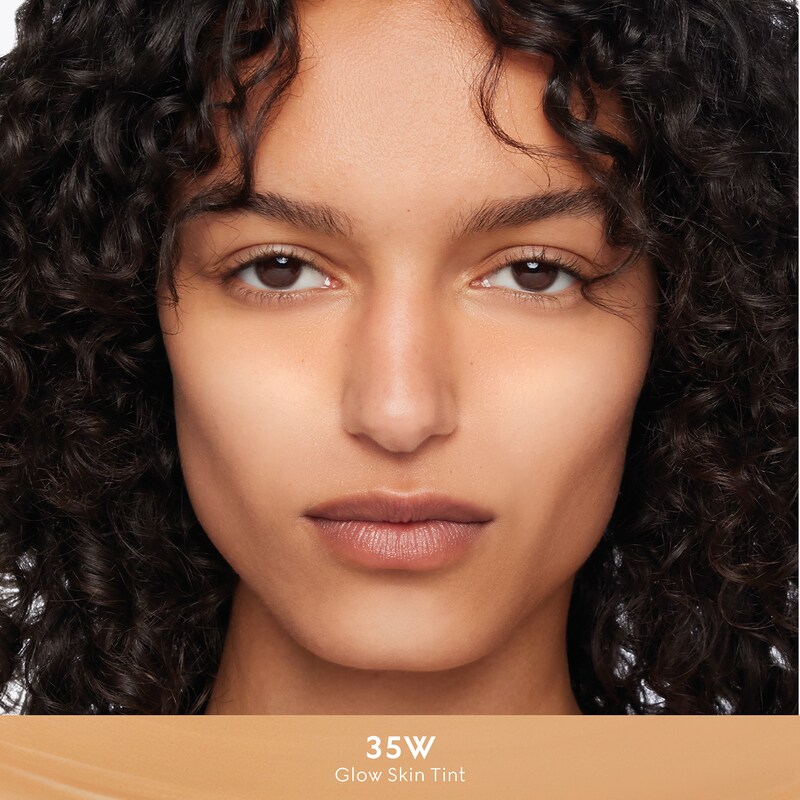 Gucci 35, Gucci Glow Skin Tint | Thumbnail 3 Gucci 35, Gucci Glow Skin Tint | Thumbnail 3