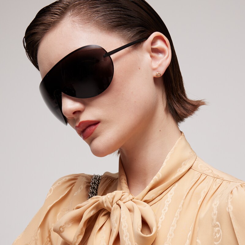 Gucci Interlocking 18k Stud Earrings | Thumbnail 2