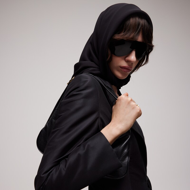 Gucci Lightweight Silk Jacquard Shawl | Thumbnail 2 Gucci Lightweight Silk Jacquard Shawl | Thumbnail 2