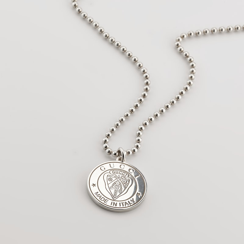 Gucci Crest Pendant Necklace | Thumbnail 3