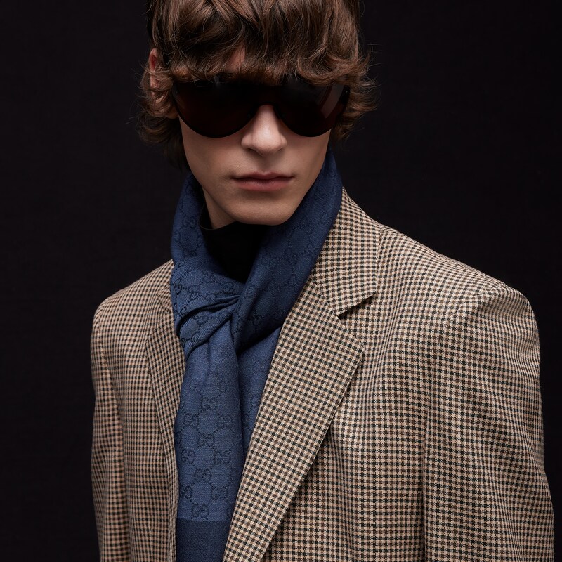 Gucci GG Wool Silk Jacquard Shawl | Thumbnail 2 Gucci GG Wool Silk Jacquard Shawl | Thumbnail 2