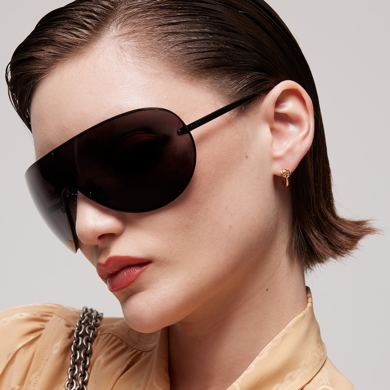 Gucci Interlocking 18k Hoop Earrings | Thumbnail 2 Gucci Interlocking 18k Hoop Earrings | Thumbnail 2