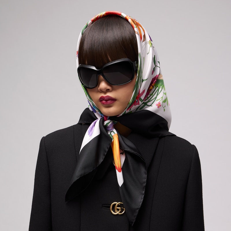 Gucci Printed Flora Silk Twill Carré | Thumbnail 2 Gucci Printed Flora Silk Twill Carré | Thumbnail 2