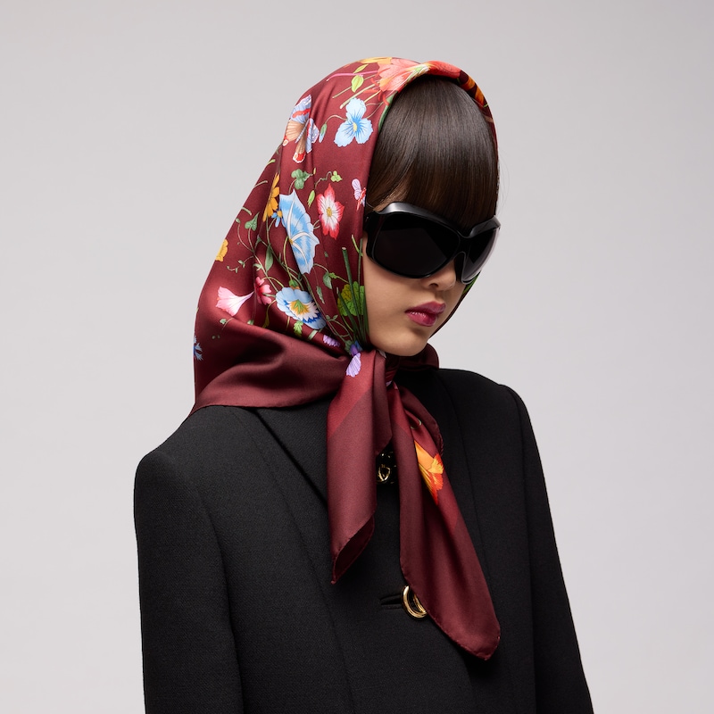 Gucci Printed Flora Silk Twill Carré | Thumbnail 2 Gucci Printed Flora Silk Twill Carré | Thumbnail 2