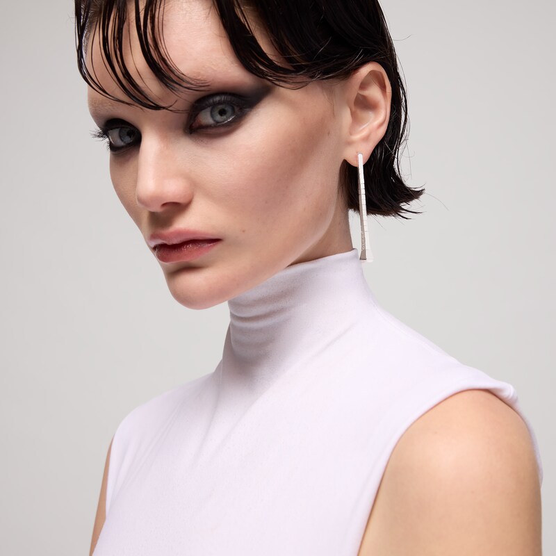 Gucci Chiodo Long Earrings | Thumbnail 2