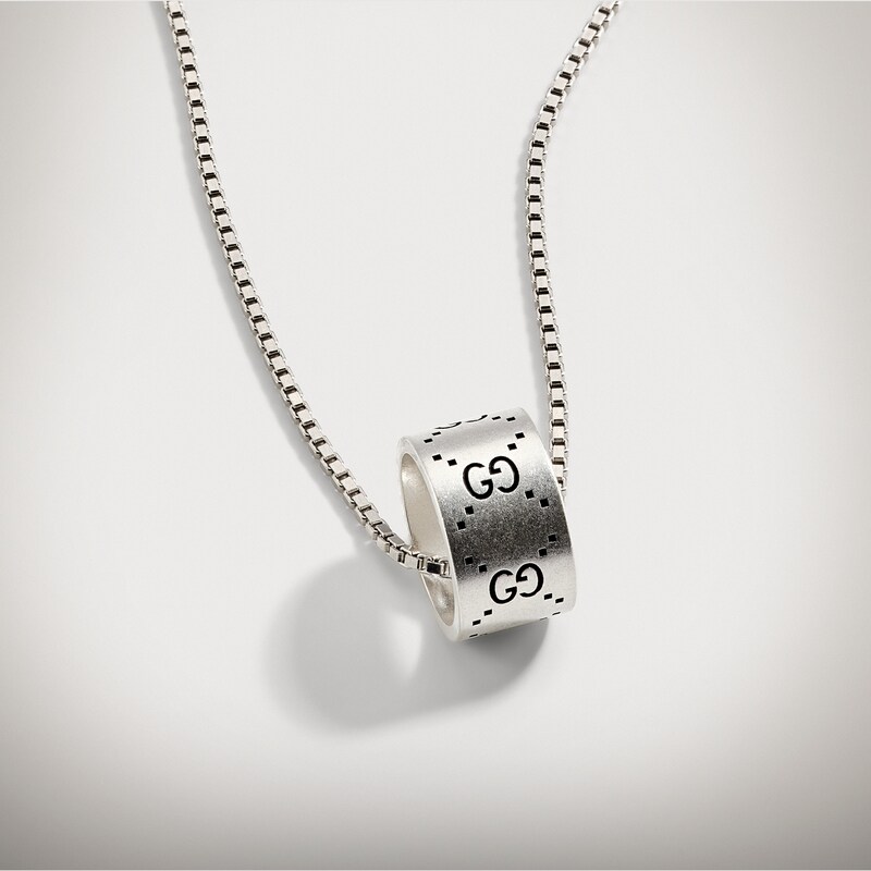 Gucci Signature Pendant Necklace | Thumbnail 3
