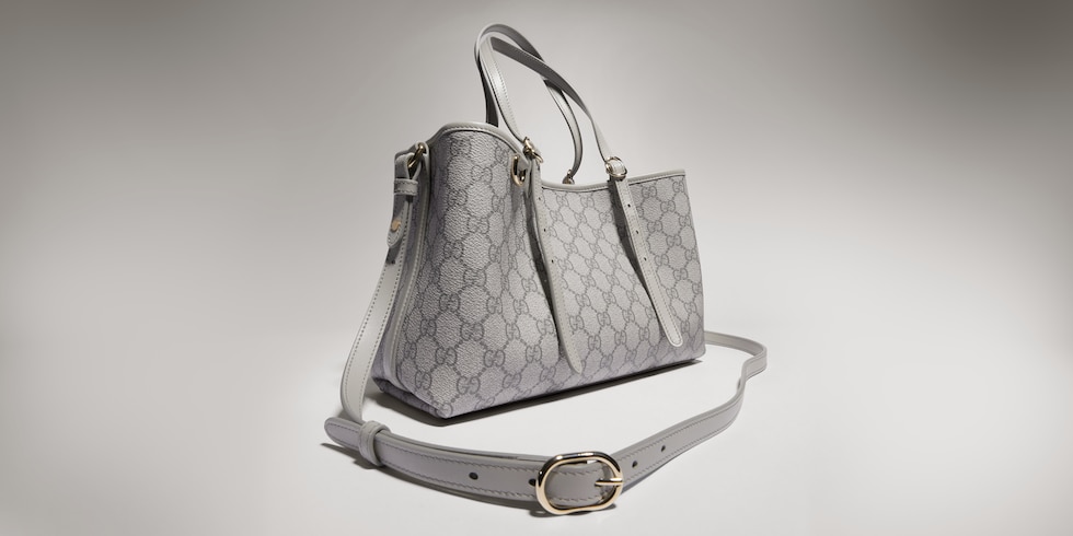 GUCCI シルバー ロゴバッグ GG Emblem small tote bag in grey GG fabric | GUCCI® US