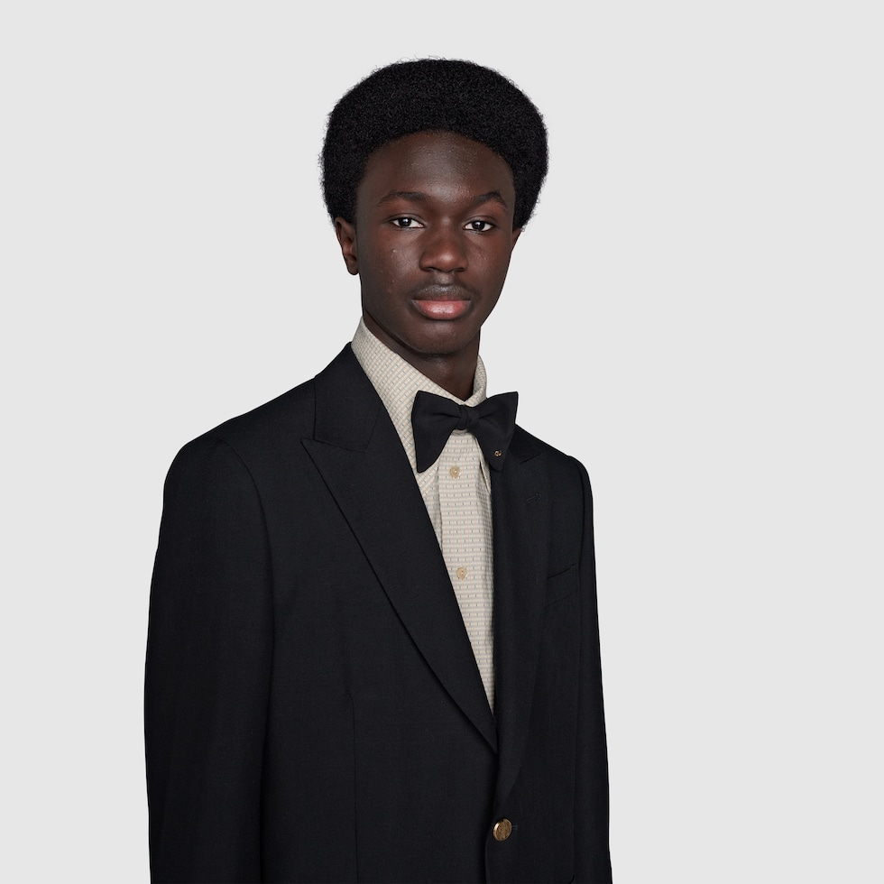 GUCCI★素敵！WOOL REMOVABLE BOW CUFFS COLLAR COAT Gucci Butterfly Buckle Notch Collar Coat, $2,979 | farfetch