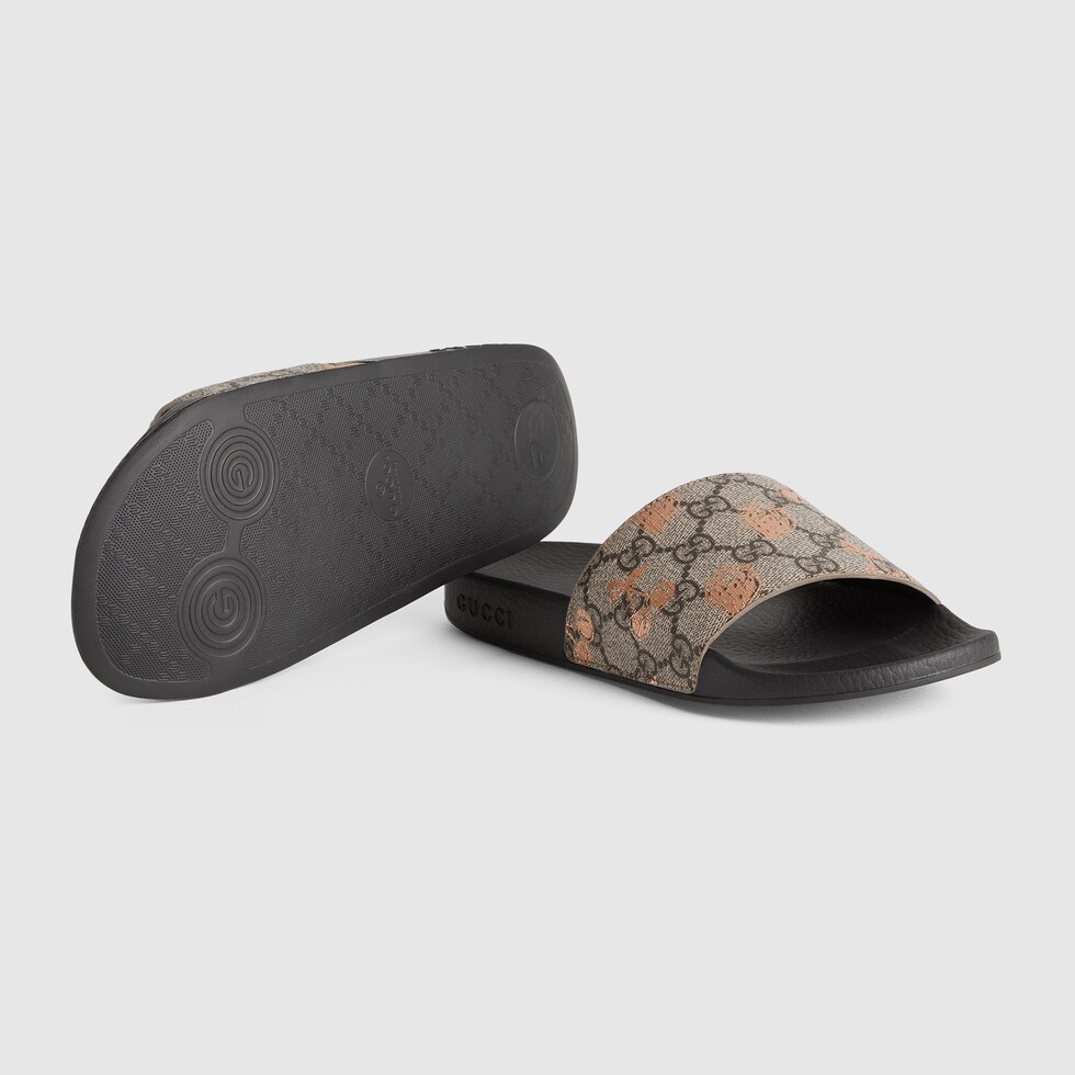 Women's berry print slide in GG Supreme canvas GUCCI® SI