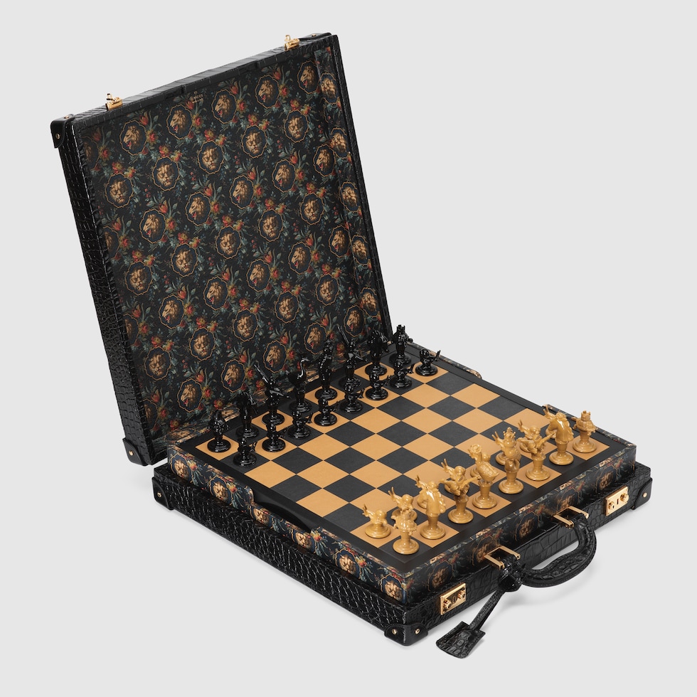 GUCCI - 新品同様 グッチ チェスボード 670276 GGスプリーム ベージュ ゲーム ボードゲーム 0019 【中古】 GUCCI GUCCI 新品同様 グッチ チェスボード 670276 GGスプリーム