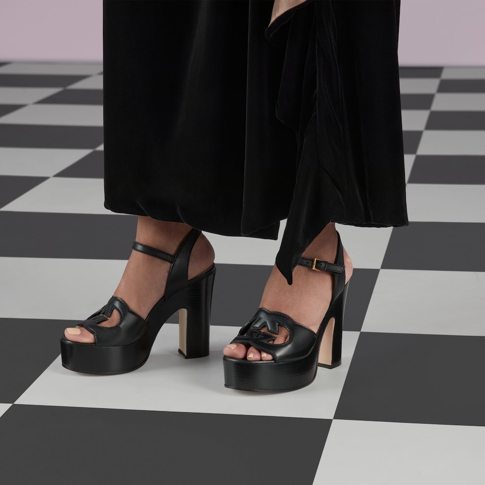 Women's Interlocking G sandal in black leather | GUCCI® US