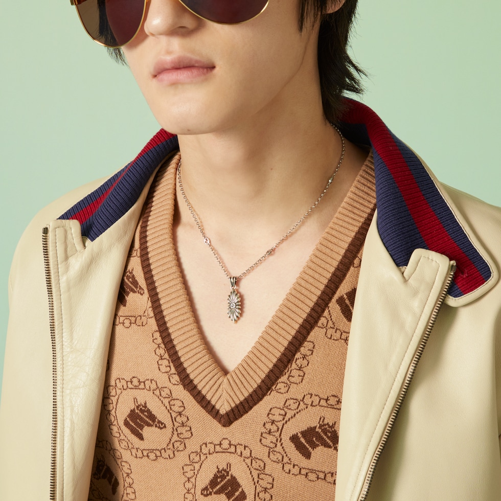★日本未入荷★【GUCCI】INTERLOCKING G FLOWER NECKLACE Interlocking G engraved flower necklace in 925 sterling