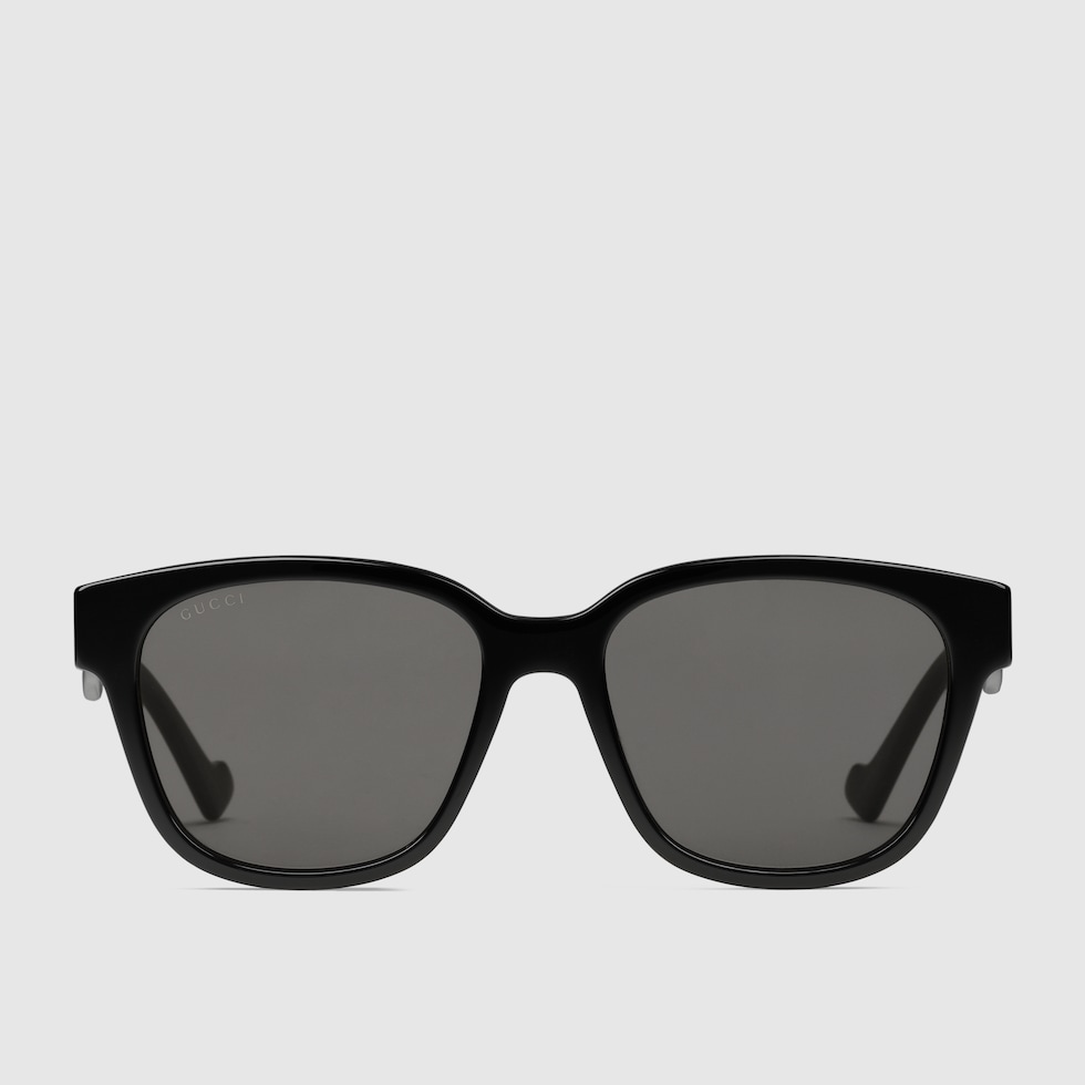 Low nose bridge fit sunglasses in black acetate | GUCCI® SG