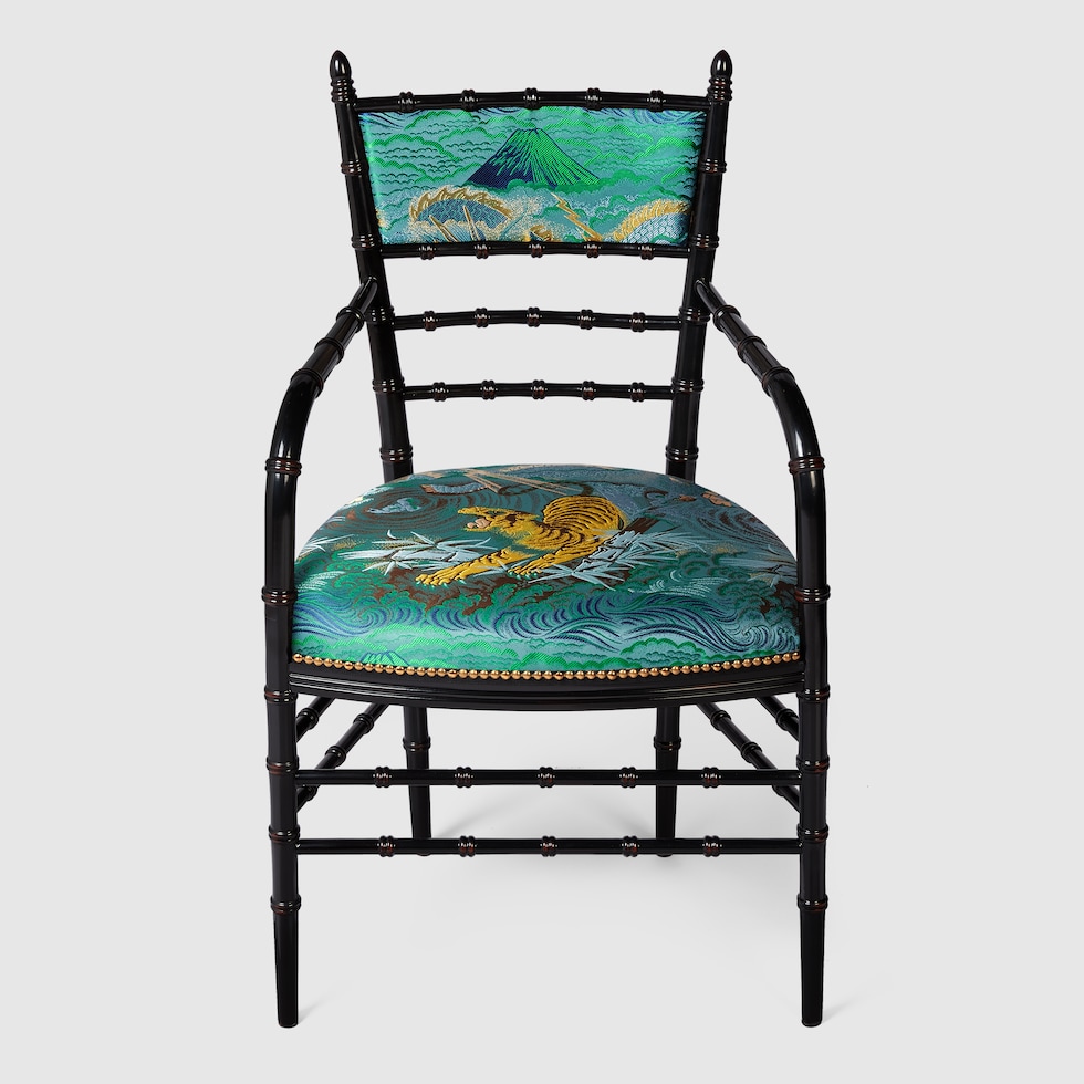 Chiavari tiger jacquard chair with arm rest in blue silk jacquard