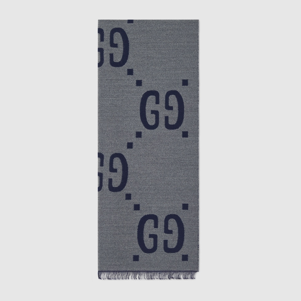 【関税&送料込】Gucci Sciarpa In Lana Gg Sciarpa in lana e seta jacquard con motivo GG in grigio