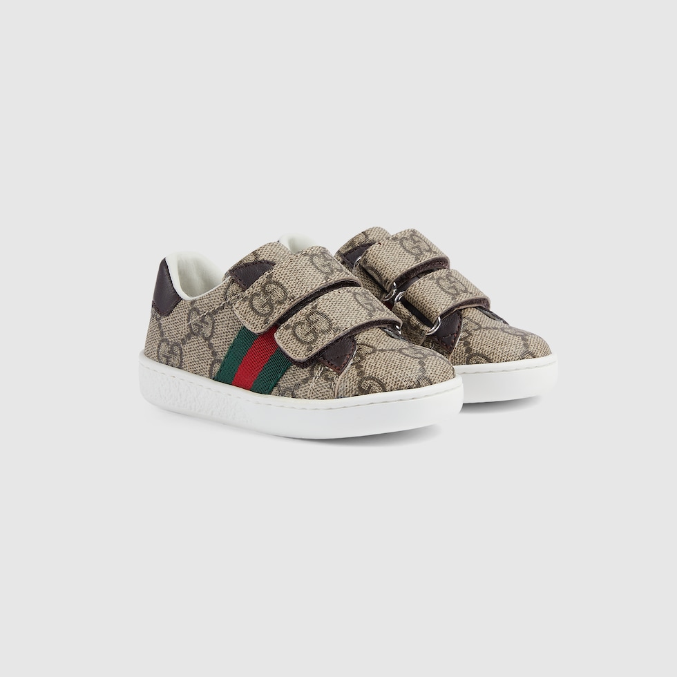 Toddler Gucci Ace sneaker in beige and ebony GG Supreme | GUCCI® US