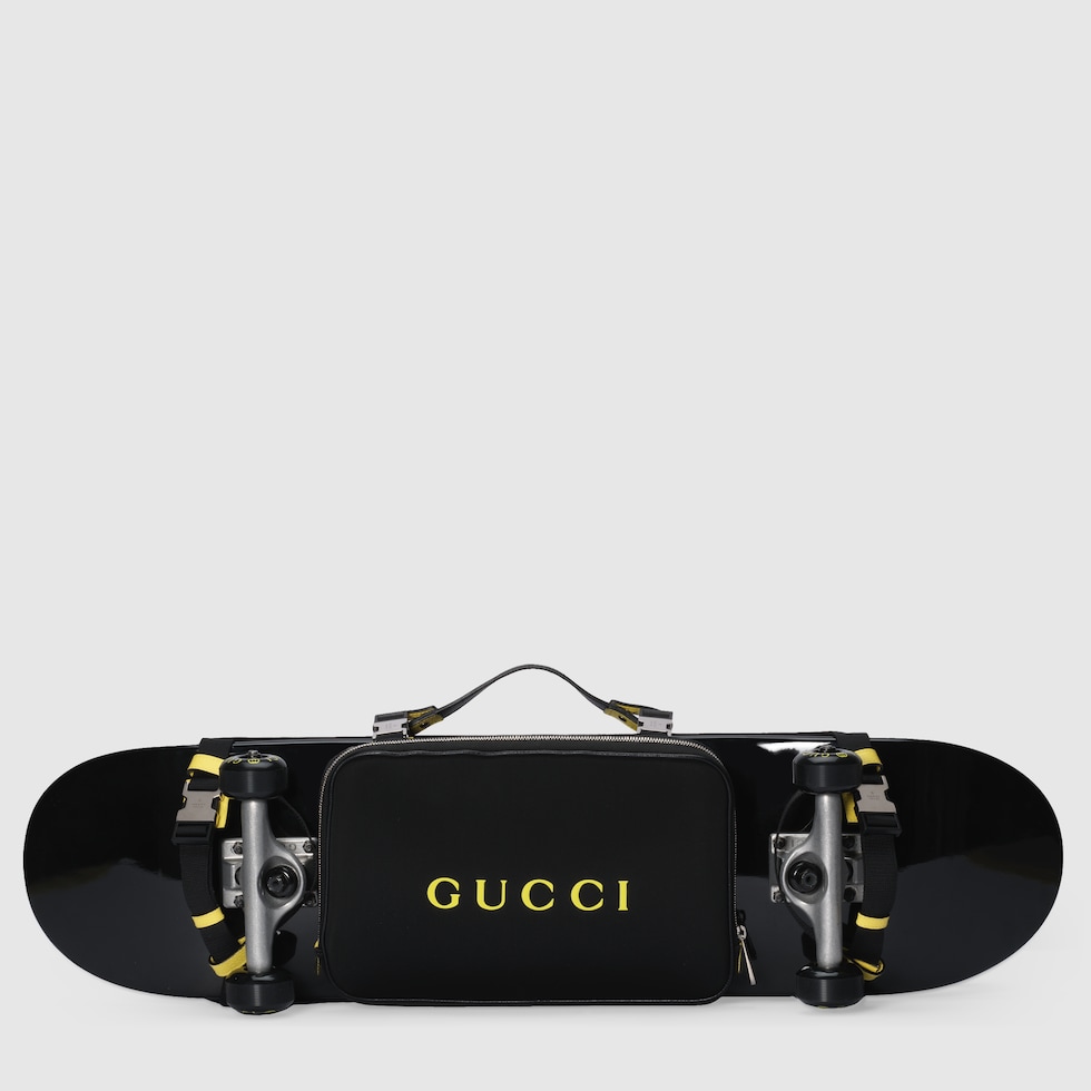 グッチ　スケートボード　GUCCI スケボー GUCCI” ロゴ スケートボードブラック ウッド | GUCCI公式