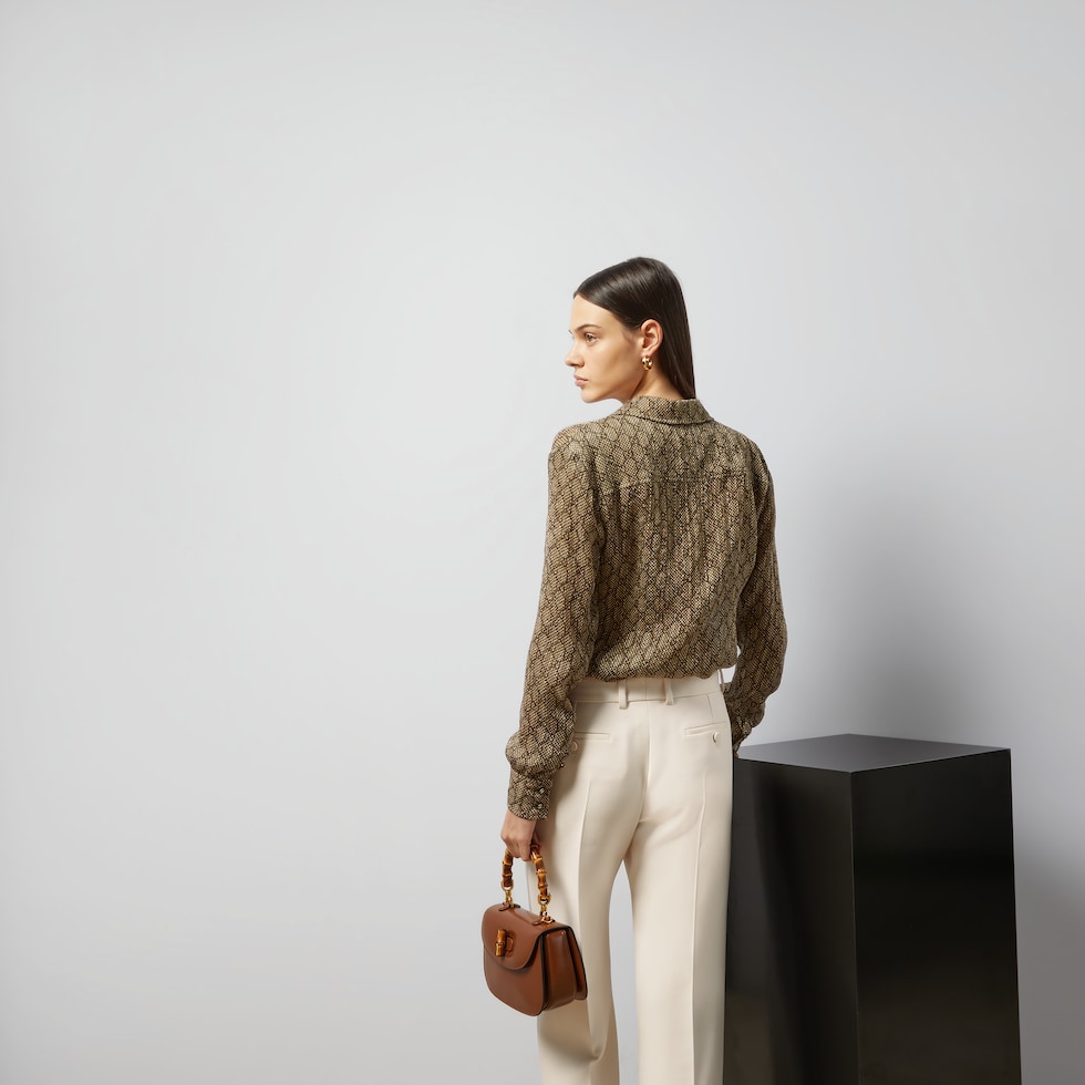 ☆美品☆ GUCCI ブラック ロゴパターン シルク混　長袖シャツ 40 楽天市場】グッチ シルク シャツの通販