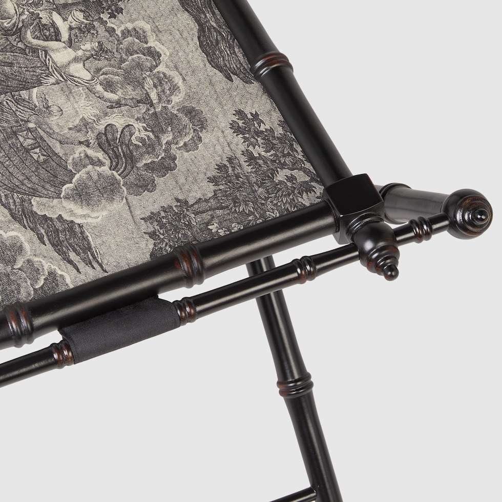 Toile de Jouy print wooden folding tray in black and grey Toile de Jouy print wooden folding tray in black and grey