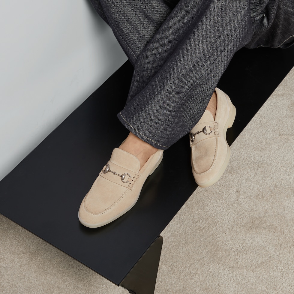 GUCCI Men s Loafer With Horsebit Neutral Suede