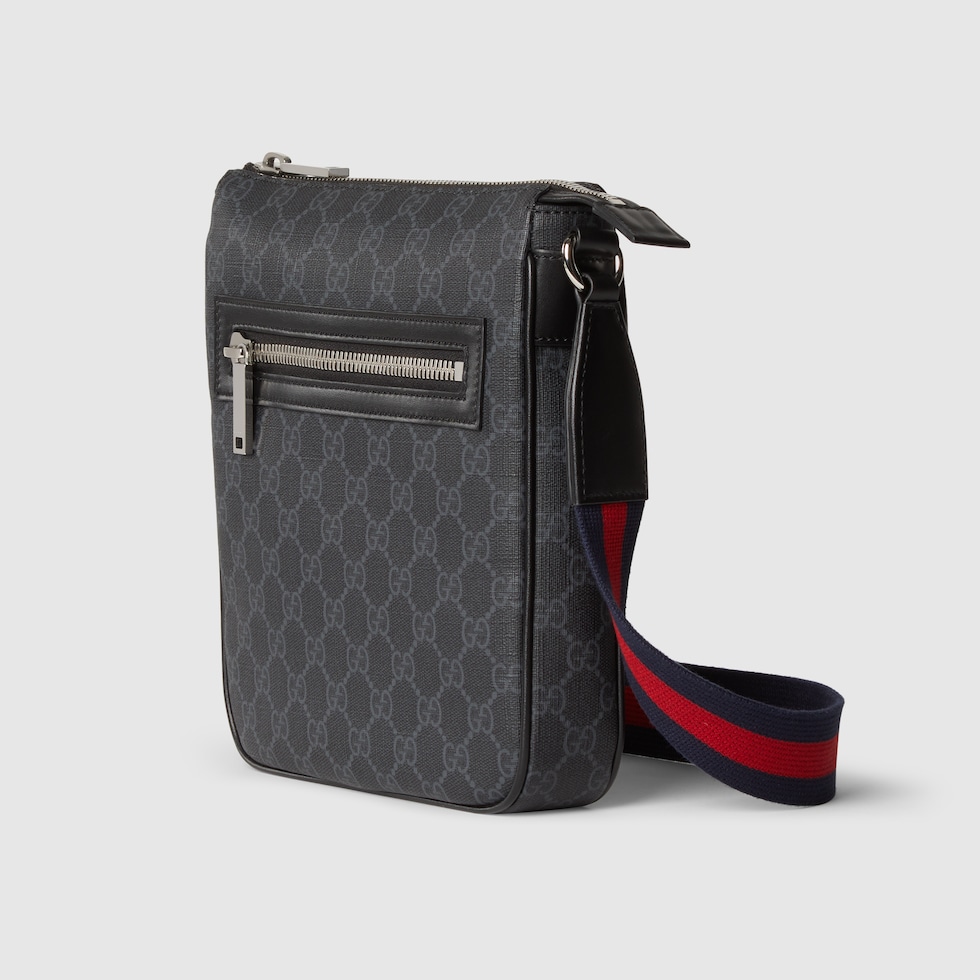 美品✨ GUCCI メッセンジャーバッグ 黒 キャンバス レザー A4収納可能 美品✨ GUCCI メッセンジャーバッグ 黒 キャンバス レザー A4