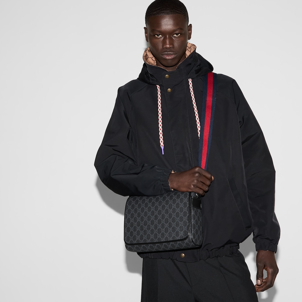 GG ブラック〕ミディアム クロスボディバッグ ・ブラック GGスプリーム