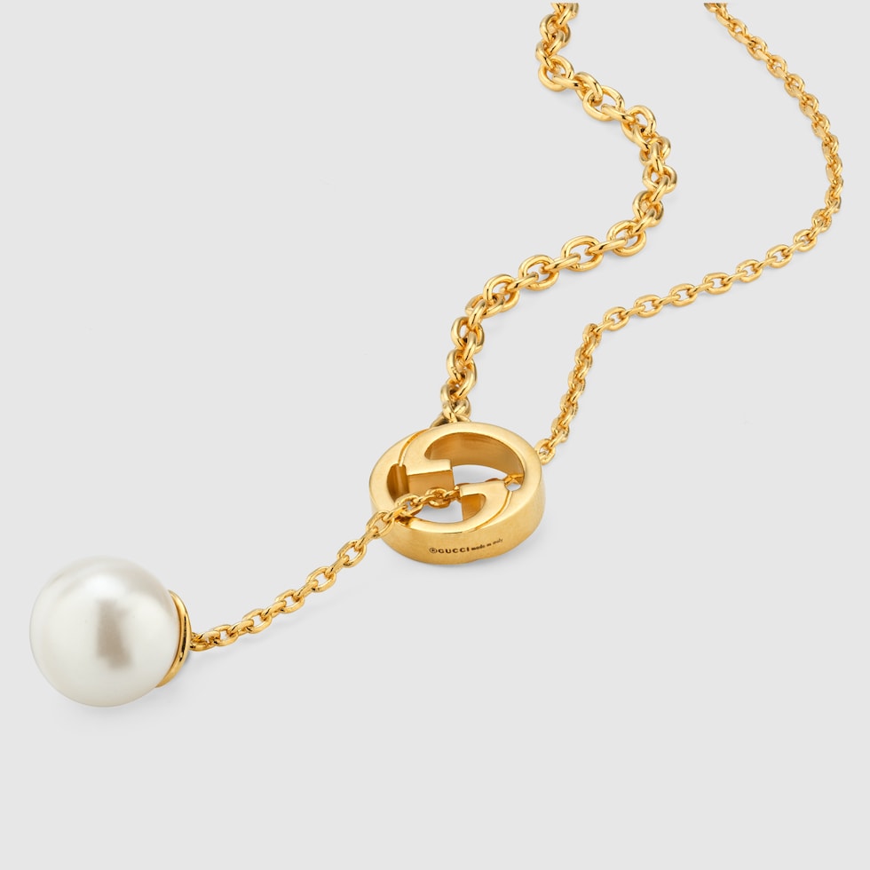 すぐ届く【GUCCI】グッチ ブロンディ パールドロップ ネックレス Gucci Blondie pearl drop necklace in gold-toned metal
