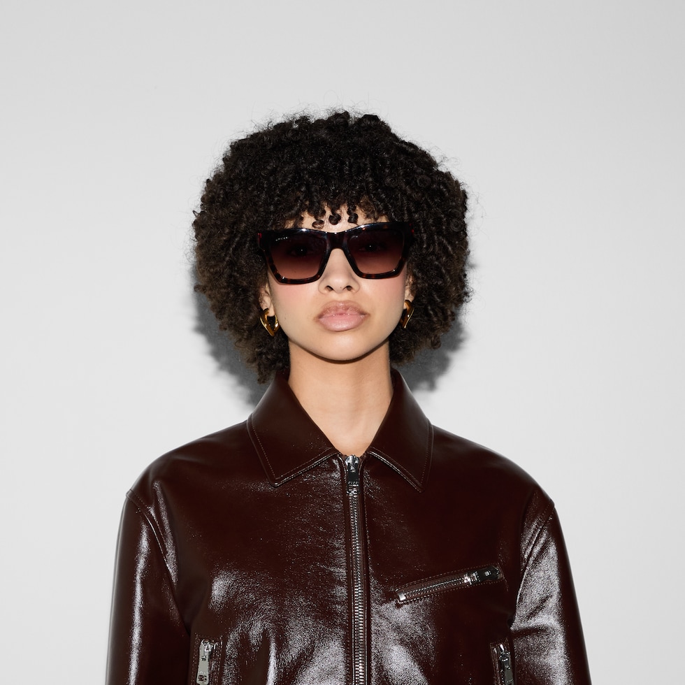 GUCCI　サングラス Cat eye sunglasses in black | GUCCI® US