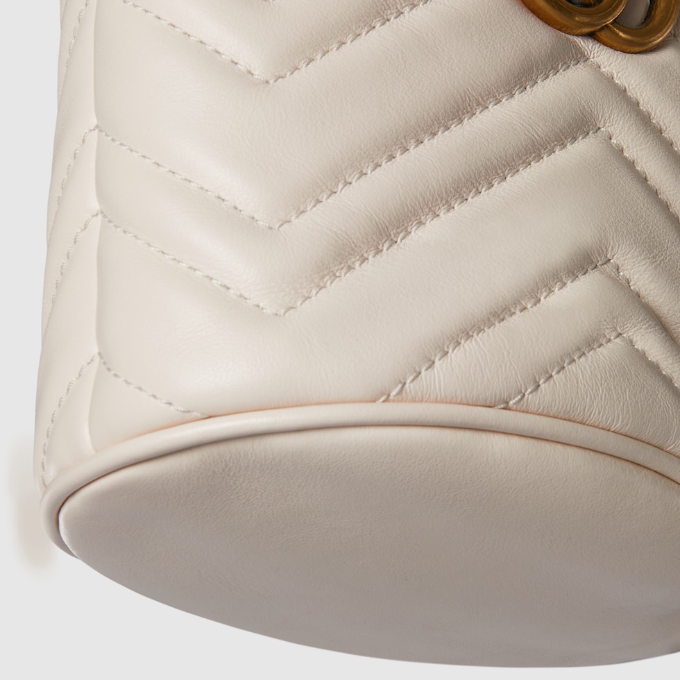 GGマーモント〕スモール バケットバッグ ・ホワイト レザー