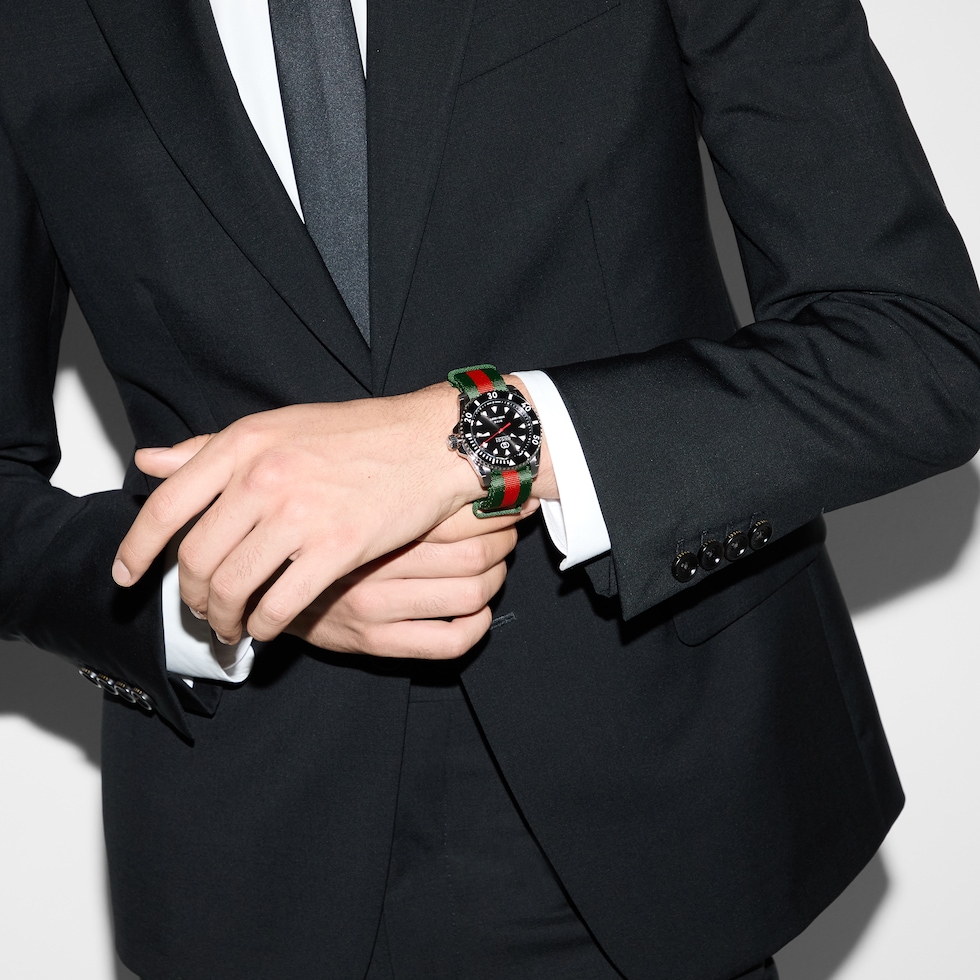 Gucci Dive watch, 40mm in green and red nylon | GUCCI® US Gucci Dive watch, 40mm in green and red nylon | GUCCI® US