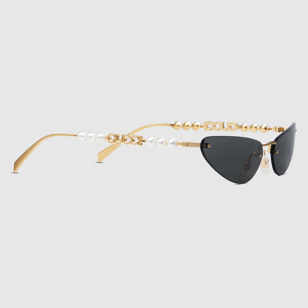 Cat-eye frame sunglasses in gold-toned | GUCCI® US
