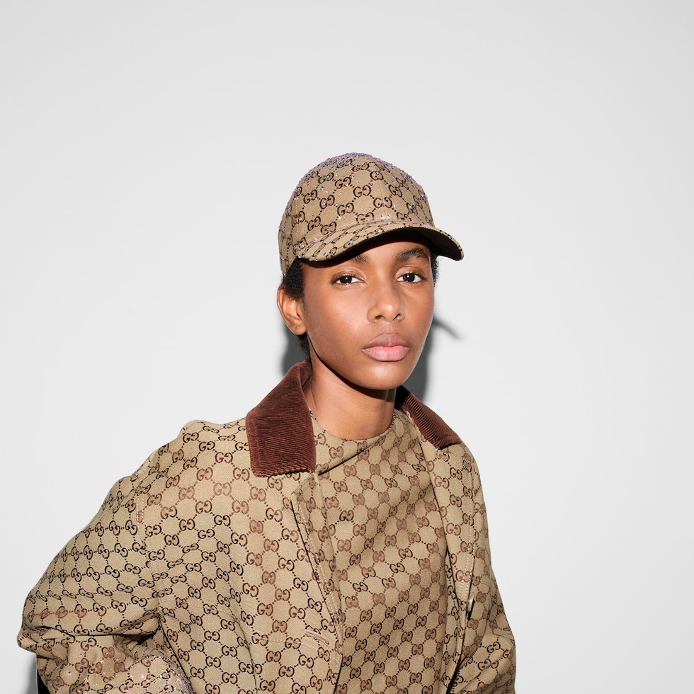 Baseballkappe aus GG Canvas mit Kristallen in camel und