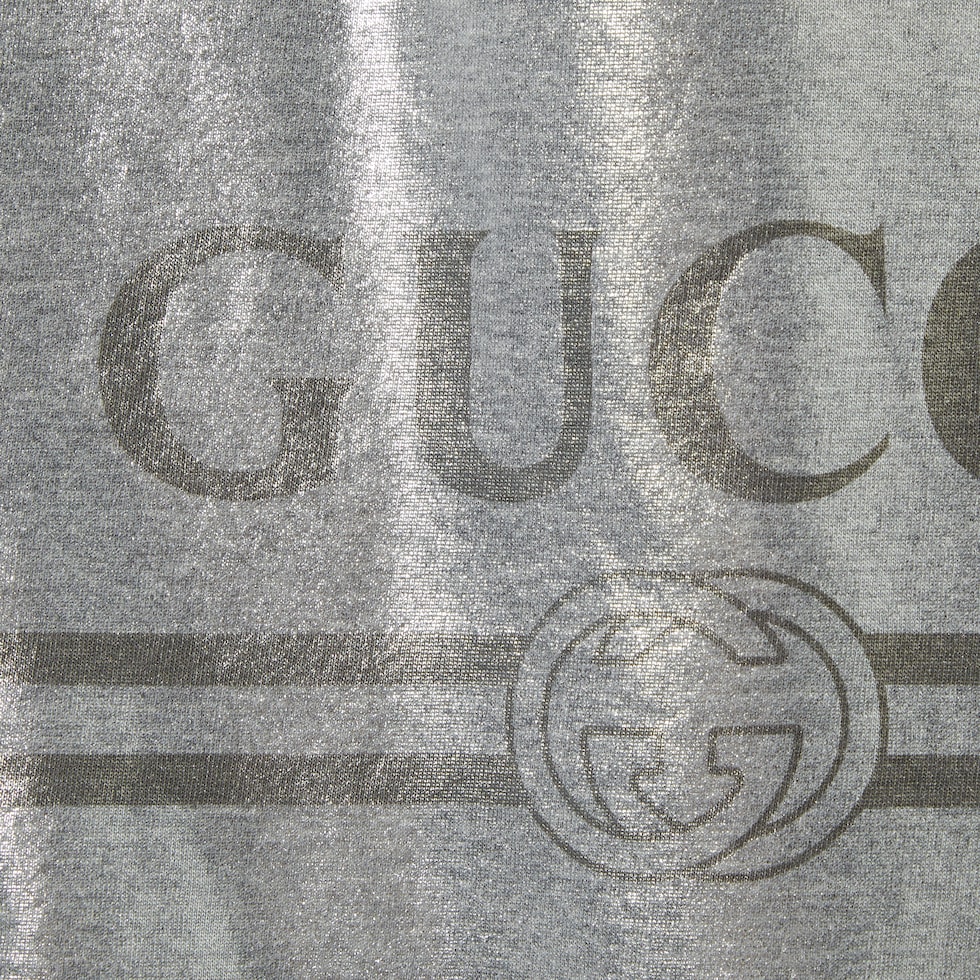 GUCCI　ドミノ　グッチ Printed laminated cotton T-shirt in grey and silver | GUCCI® US