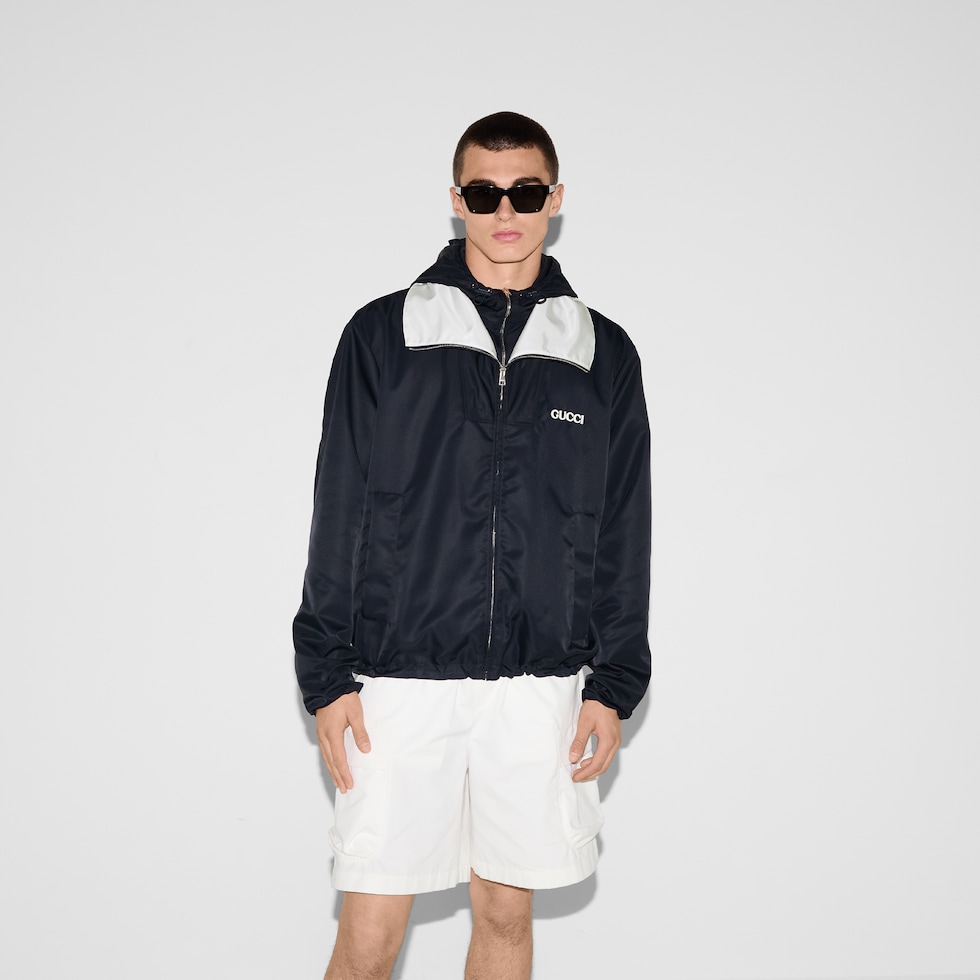 パッチ付き ナイロンツイル ジャケットダークブルー | GUCCI公式 パッチ付き ナイロンツイル ジャケットダークブルー | GUCCI公式