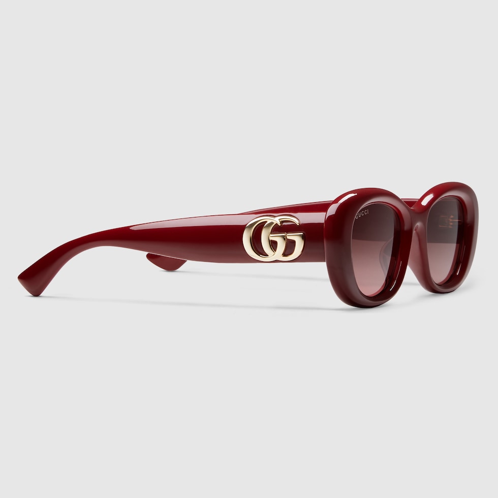 Low nose bridge fit oval sunglasses in Gucci Rosso Ancora