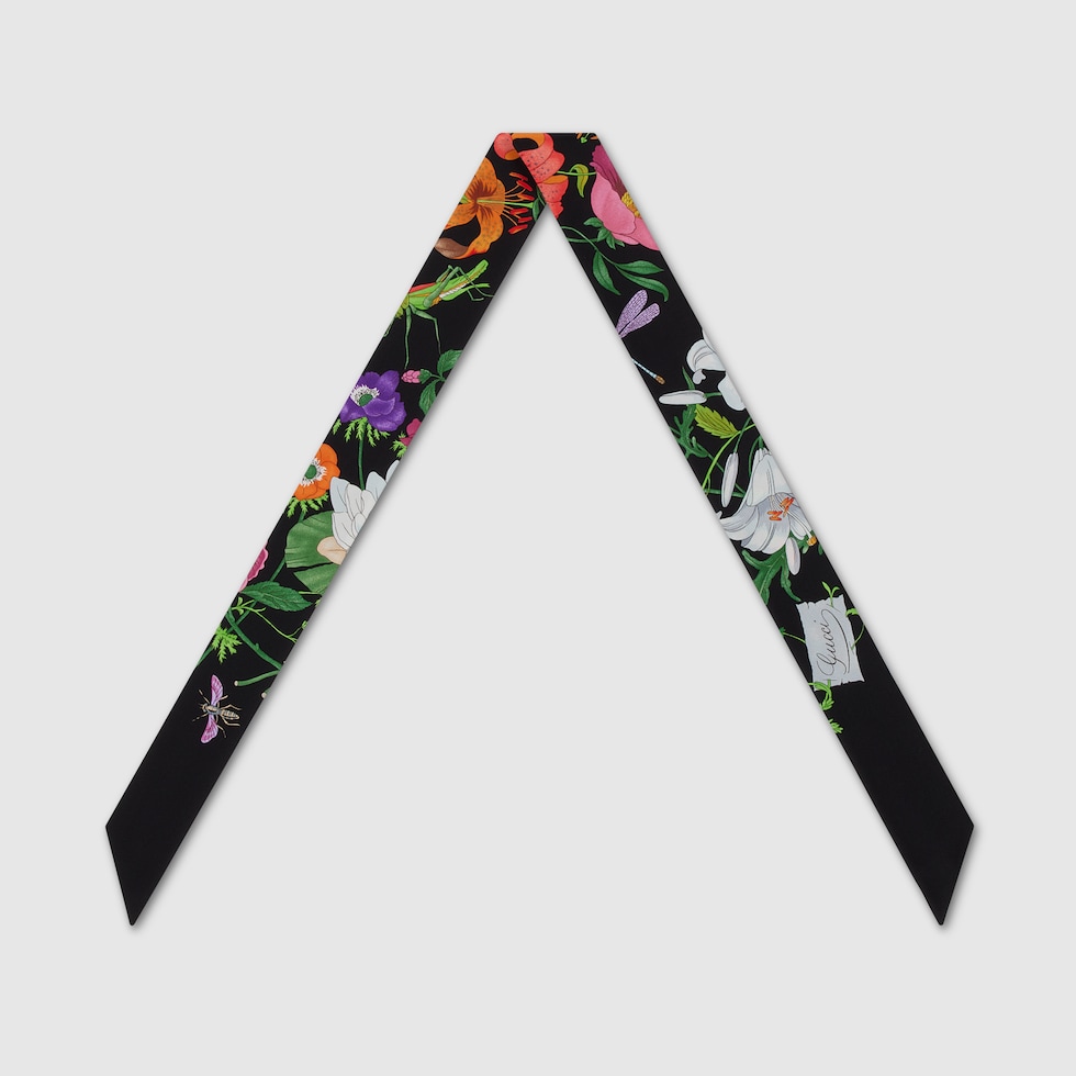 Printed silk twill neck bow in black and multicolour | GUCCI® US Printed silk twill neck bow in black and multicolour | GUCCI® US