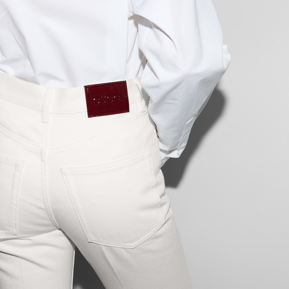パンツ GUCCI Women Straight Pants 817989XDC8W 9000 WHITE Cropped flared denim pants in white | GUCCI® US