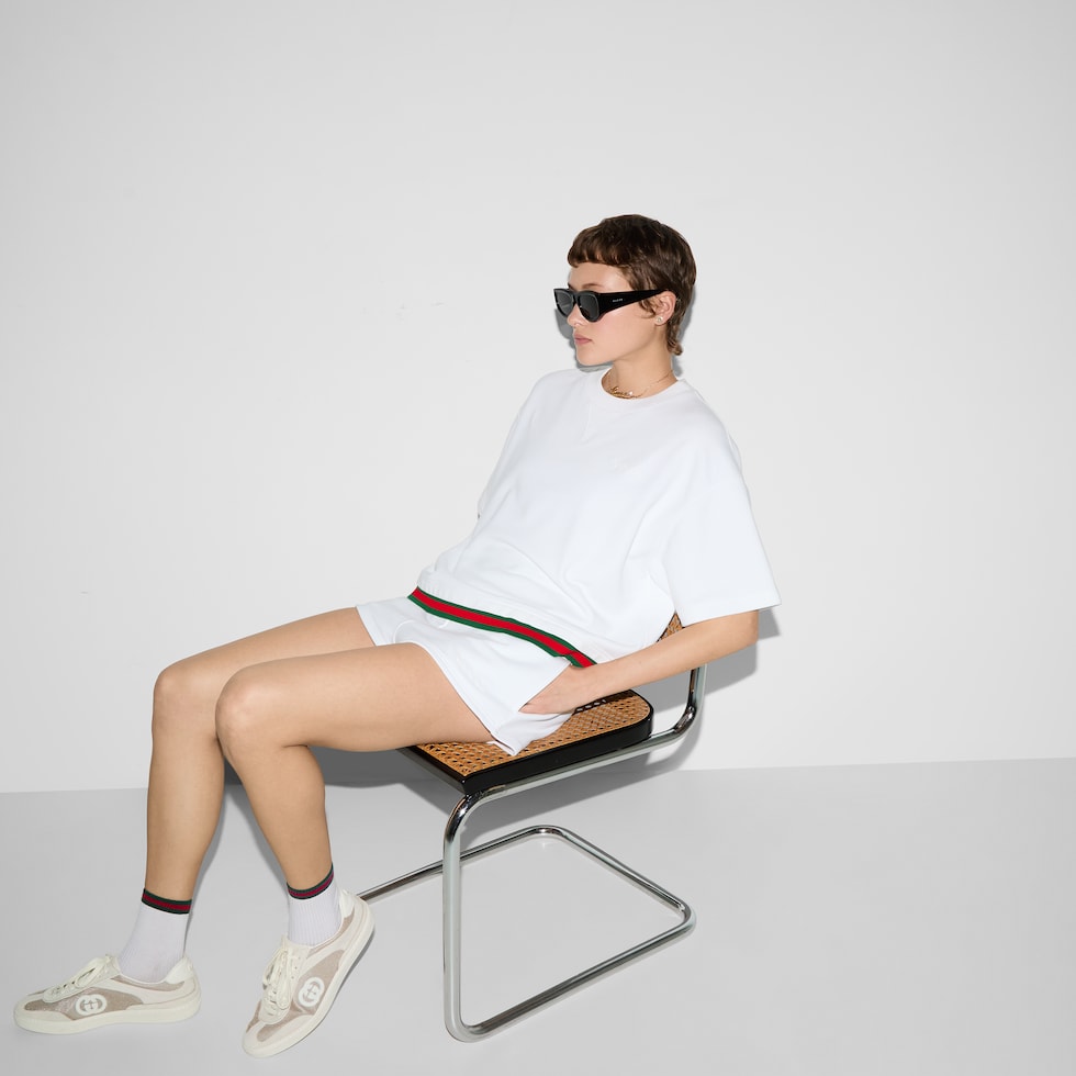 【GUCCI】WEB CROPPED T-SHIRT Cropped cotton jersey top with Web in white | GUCCI® SI