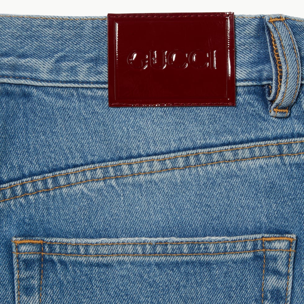 デニム・ジーパン GUCCI SS25 Cropped jeans (817989XDC8W 9000) Cropped flared denim pants in blue | GUCCI® US