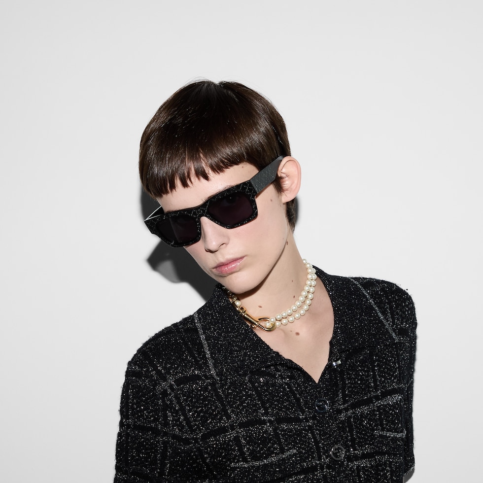 Rectangular frame sunglasses in black | GUCCI® US