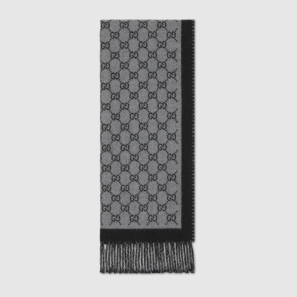 GUCCI グレー スカーフ 135x135 cm 楽天市場】GUCCI グッチ スカーフ ストール レディース GGロゴ