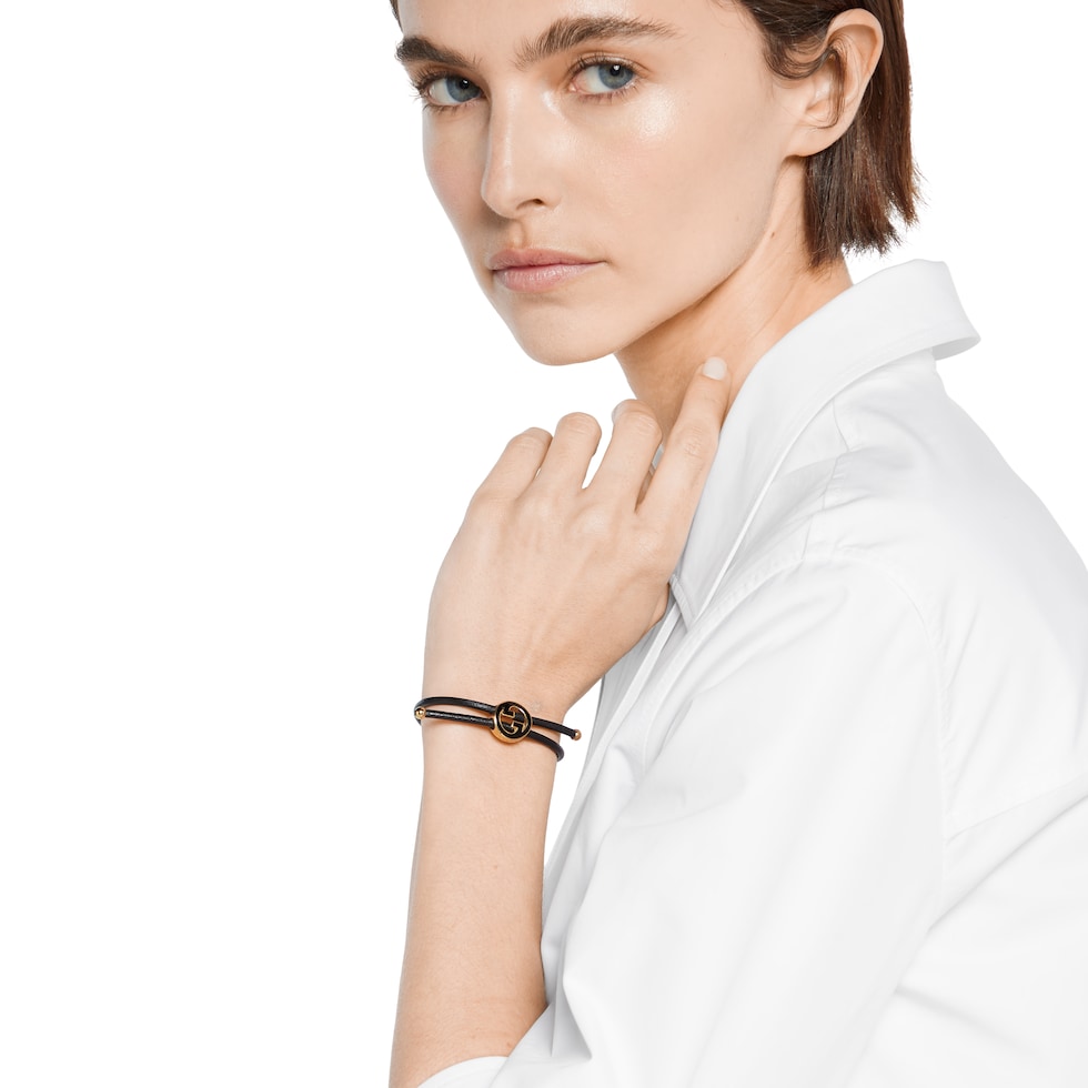 Bracelet with enamel Round Interlocking G in black leather